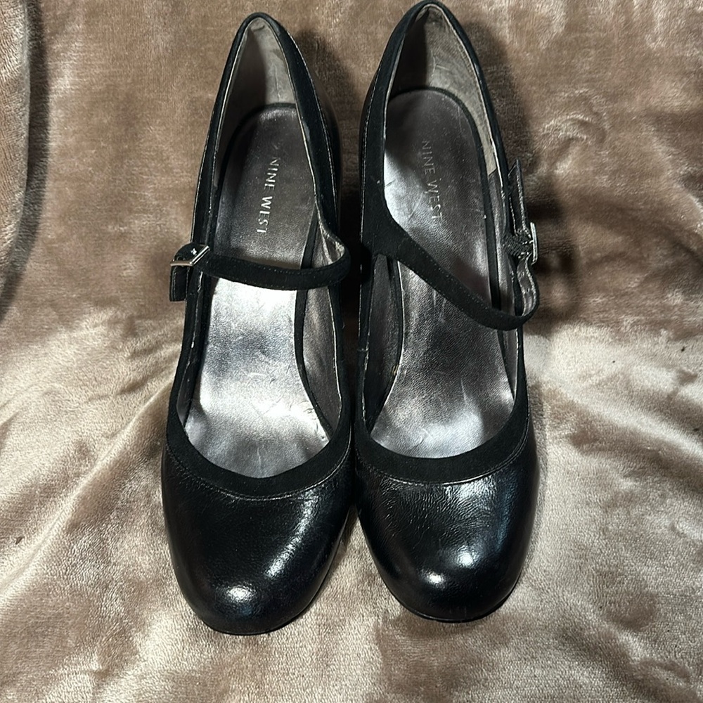 Nine West, black, leather, Maryjane, sexy heels! Flight attendant heels details!